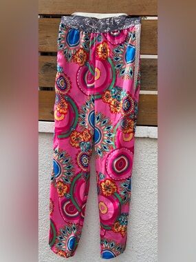 Cat ❤️ D free people vibes: boho summer pants! Vibrant!